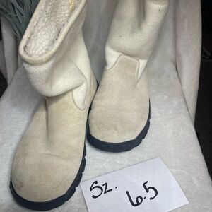 Cream Winter Boots with Black Soles